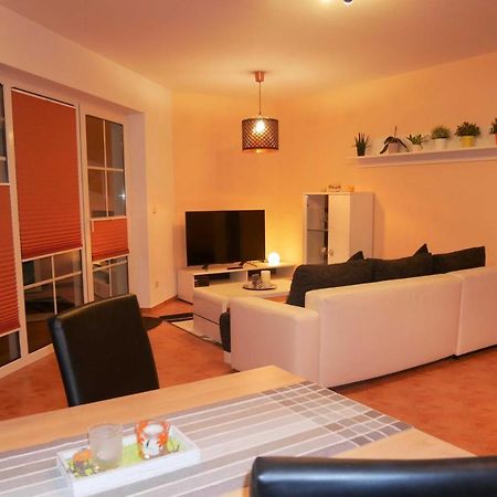 Ferienwohnung Lena Mit Terrasse Und Tiefgarage 코세로우 외부 사진